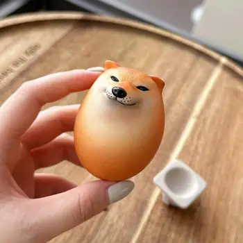 Яйце Shiba-Ин Украшение Творчески декор за работния плот е под формата на кучешки яйца от PVC Декорация за кучета и яйца за дома, офиси Забавни Коледни подаръци